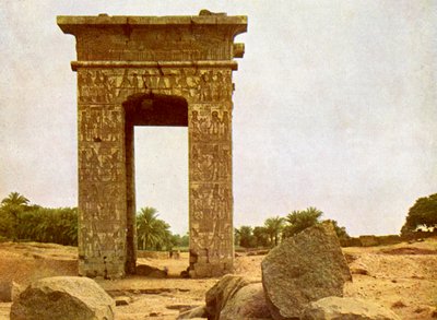 Porta di Tolomeo II a Karnak da English Photographer