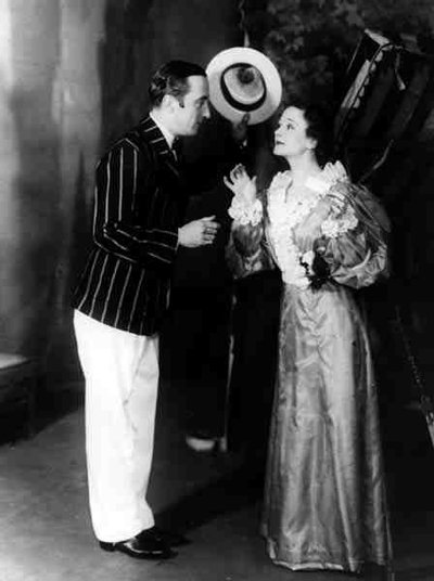 George Curzon come Algernon Moncrieffe (Algy) e Ursula Jeans come Cecily Cardew, in L