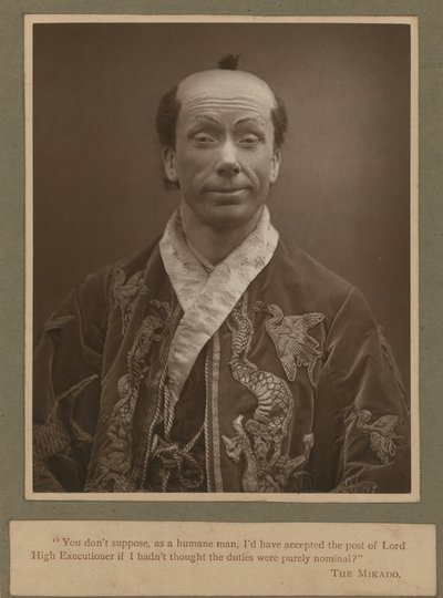 George Grossmith come Ko-Ko in The Mikado da English Photographer
