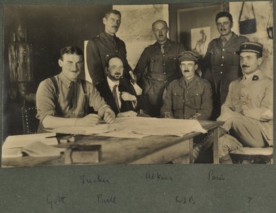 Golt, Tucker, Bull, Aikens, Bragg e Paris, c.1916 da English Photographer