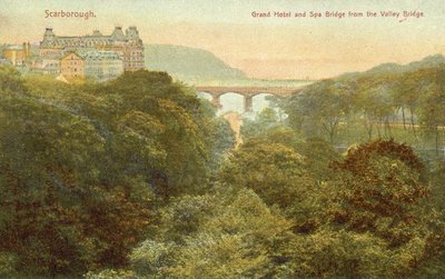 Grand Hotel e ponte, Scarborough da English Photographer