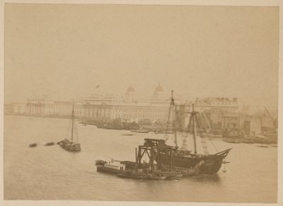 Ospedale di Greenwich, dal fiume Tamigi da English Photographer