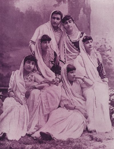 Gruppo di signore Parsee da English Photographer