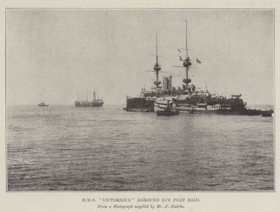 HMS Victorious incagliata al largo di Port Said da English Photographer