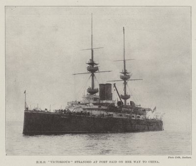 HMS Victorious arenata a Port Said sulla strada per la Cina da English Photographer