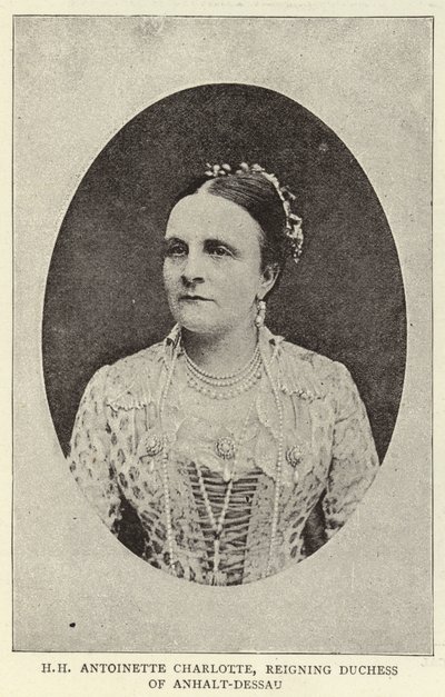 H H Antoinette Charlotte, Duchessa regnante di Anhalt-Dessau da English Photographer
