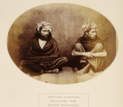 Hootiyana Dhoondees, tribù agricola, Soonnee Mahomedani, Mooltan, da The People of India, di J. Forbes Watson, pubblicato 1868 (albumen print) da English Photographer