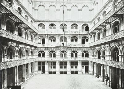 Hop Exchange: interno della sala est, Southwark Street, Londra, 1890 da English Photographer