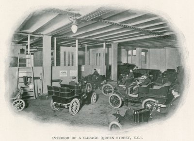 Interno di un garage, Queen Street, EC1 da English Photographer
