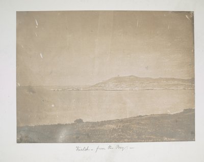 Kertch, dalla baia. Fotografo: Sconosciuto c.1855-1856 da English Photographer