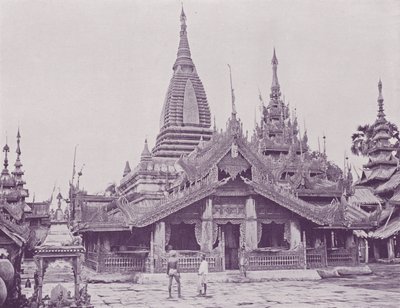 Khawn o Baldacchino davanti alla Pagoda, Pagan da English Photographer