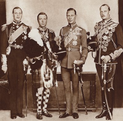 Re Edoardo VIII (secondo da sinistra) e i suoi fratelli da English Photographer
