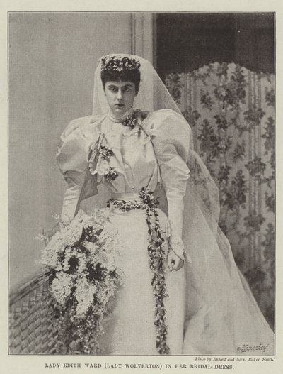 Lady Edith Ward (Lady Wolverton) nel suo Abito Nuziale da English Photographer
