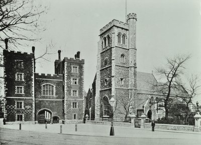 Lambeth Palace: cancello e Chiesa di Santa Maria, Lambeth Palace Road, 1890 da English Photographer