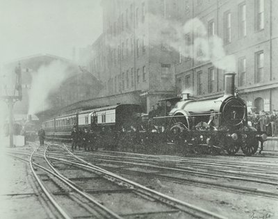 Ultimo treno a scartamento largo che lascia la stazione di Paddington, 1892 da English Photographer