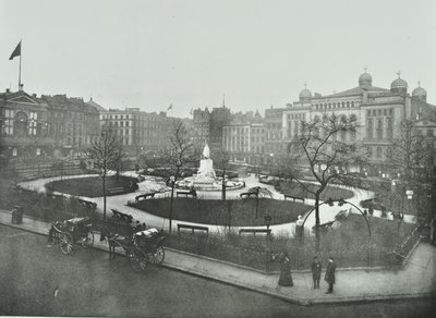 Leicester Square, Westminster LB: vista verso nord-est, 1896 da English Photographer