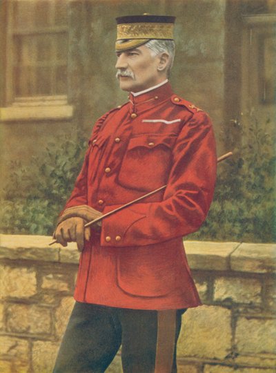 Tenente-Generale Sir Frederick W. E. F. Forestier-Walker, Comandante della Linea di Comunicazione, Sud Africa. In giacca da pattuglia scarlatta da English Photographer