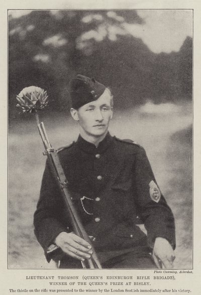 Tenente Thomson (Queens Edinburgh Rifle Brigade), vincitore del Queens Prize a Bisley da English Photographer