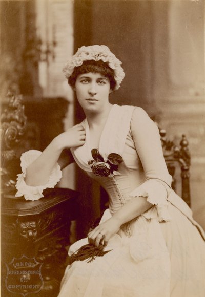 Lillie Langtry, attrice, fotografia nel ruolo di Miss Hardcastle da English Photographer
