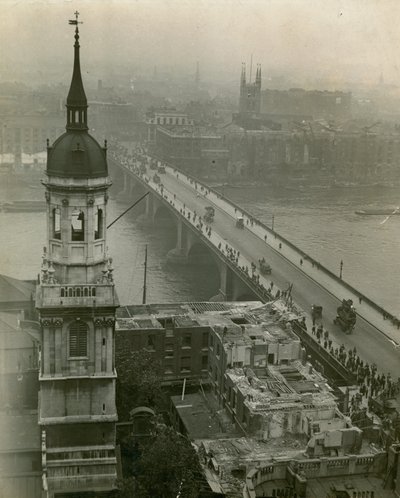 London Bridge, 18 agosto 1920 da English Photographer