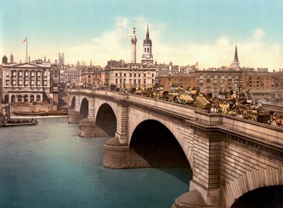 Ponte di Londra che attraversa il fiume Tamigi da English Photographer