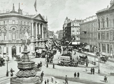 London Pavilion, Piccadilly Circus: vista est, 1896 da English Photographer