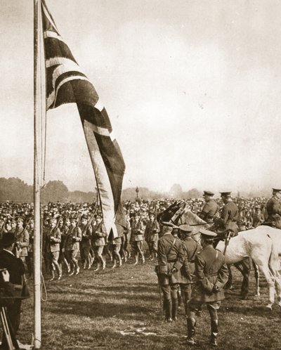 Lord French rivede i volontari a Hyde Park: Occhi a sinistra alla base di saluto, da The Illustrated War News, 14 giugno 1916 da English Photographer
