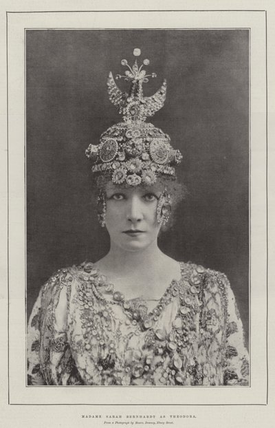 Madame Sarah Bernhardt come Teodora da English Photographer