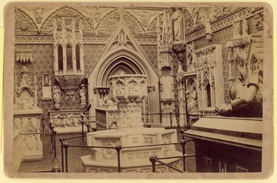 Corte Medievale, Crystal Palace, Sydenham, Londra da English Photographer