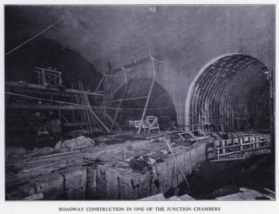 Tunnel del Mersey: Costruzione della Strada in una delle Camere di Giunzione da English Photographer