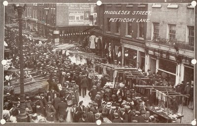 Middlesex Street su Petticoat Lane da English Photographer