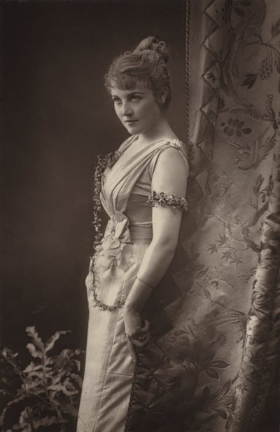 Miss Adelaide Detchon da English Photographer