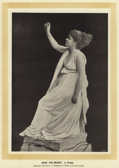 Miss Belmore: uno studio da English Photographer