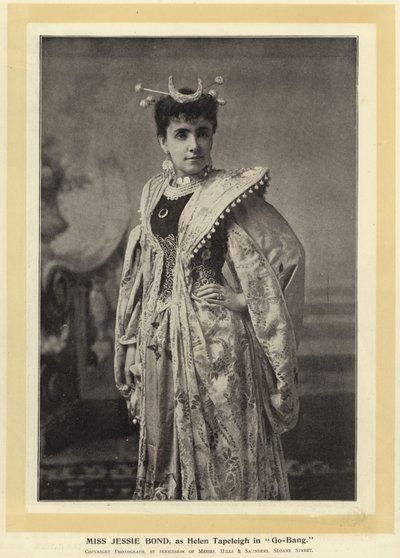 Miss Jessie Bond, come Helen Tapeleigh in Go-Bang da English Photographer