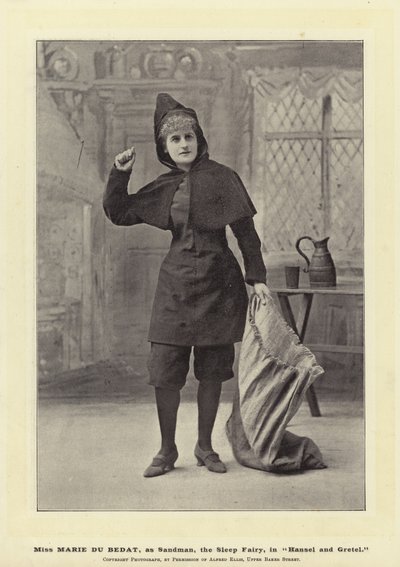 Miss Marie Du Bedat, come Sandman, la Fata del Sonno, in Hansel e Gretel da English Photographer