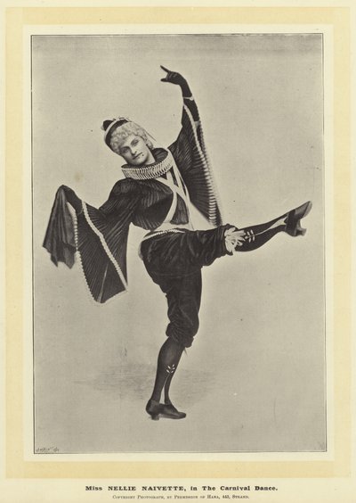 Miss Nellie Naivette, in La danza del carnevale da English Photographer