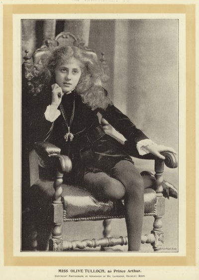 Miss Olive Tulloch, come Prince Arthur da English Photographer