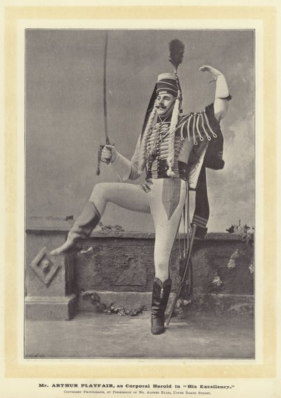 Mr Arthur Playfair, come Corporal Harold in His Excellency da English Photographer