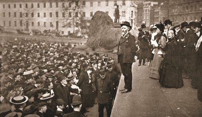 Mr Keir Hardie che si Rivolge alla Prima Dimostrazione per il Suffragio Femminile mai tenuta a Trafalgar Square da English Photographer