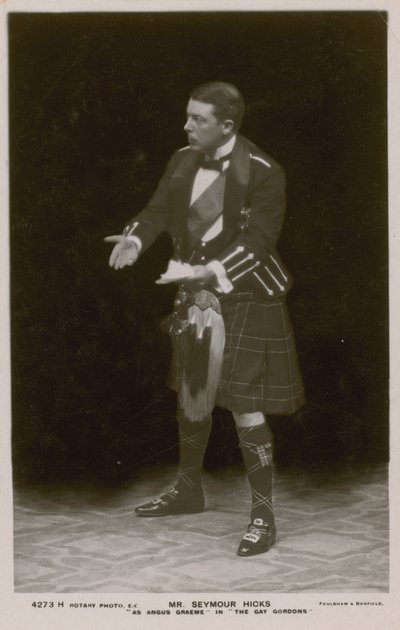 Mr Seymour Hicks, come Angus Graeme in The Gay Gordons da English Photographer