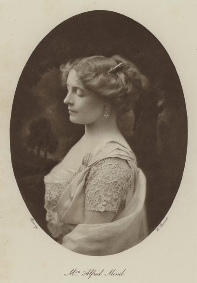 Signora Alfred Mond (foto b/n) da English Photographer