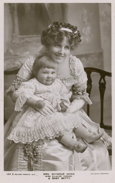 Mrs Seymour Hicks e figlia da English Photographer