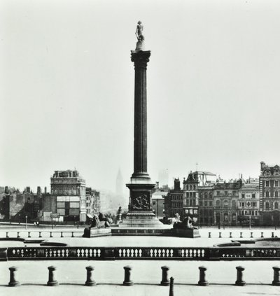 Colonna di Nelson, Trafalgar Square: vista sud dalla National Gallery, 1870 da English Photographer