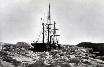 Polo Nord: "Alert" bloccata vicino a capo Beechey, canale di Robeson - in "Narrative of a voyage to the Polar See during 1875-76", G.S. Nares, ed. Londra da English Photographer