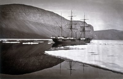 Polo Nord: Fermato dal ghiaccio al largo di capo Prescott - in "Narrative of a voyage to the Polar See during 1875-76", G.S. Nares, ed. Londra da English Photographer