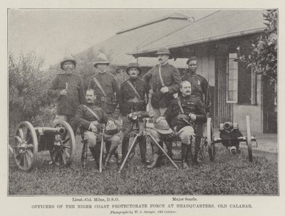 Ufficiali della forza di protezione della costa del Niger al quartier generale, Old Calabar da English Photographer