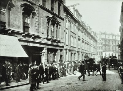 Old Broad Street, ingresso alla Borsa, Città di Londra, 1890 da English Photographer