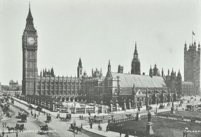 Parliament Square: vista est verso Big Ben e Houses of Parliament, 1895 da English Photographer
