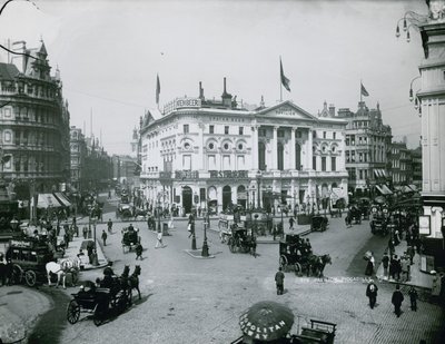 Padiglione, Piccadilly, Londra da English Photographer
