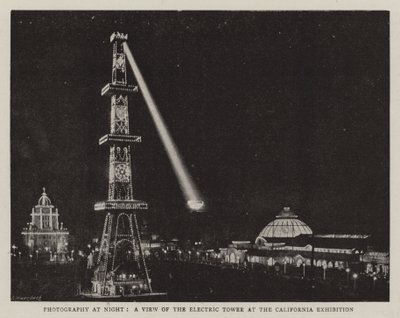 Fotografia notturna, una vista della Torre Elettrica all